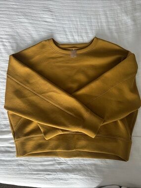 CALIA by Carrie Underwood Women's Crewneck Sweatshirt in Mustard Gold